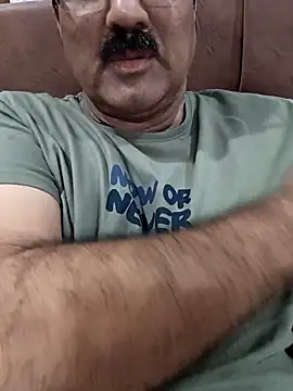 Snapshot of moonflower25 chatting on December 2025 02:34:01 PM moonflower25 online show from December 2025 02:34:01 PM