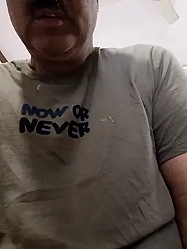 Snapshot of moonflower25 chatting on December 2025 03:13:01 AM moonflower25 online show from December 2025 03:13:01 AM