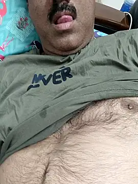 Snapshot of moonflower25 chatting on February 2026 01:39:02 AM moonflower25 online show from February 2026 01:39:02 AM