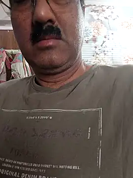 Snapshot of moonflower25 chatting on March 2026 03:34:01 AM moonflower25 online show from March 2026 03:34:01 AM