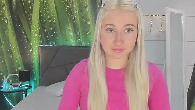 HollyTailors online show from February 2026 06:30:02 AM