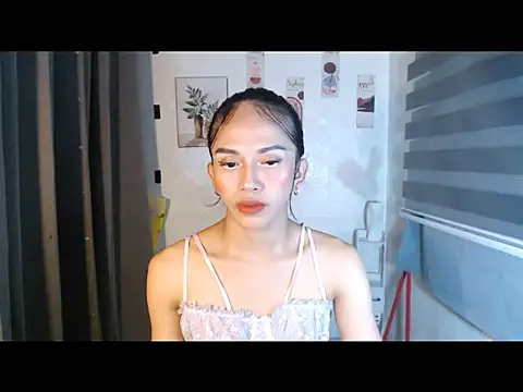 LauraSoHot online show from September 2025 01:22:02 PM