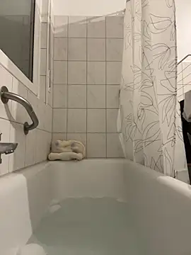 Emilia Mausi online show from November 2025 08:55:01 PM