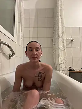 Emilia Mausi online show from April 2026 07:14:01 PM