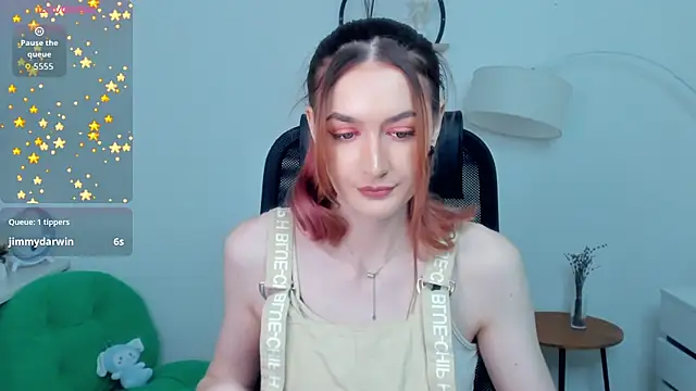 Snapshot of EasterBlink chatting on December 2025 10:32:01 AM EasterBlink online show from December 2025 10:32:01 AM