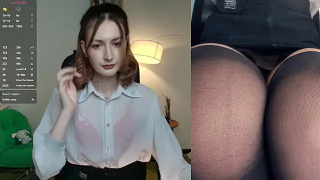 Snapshot of EasterBlink chatting on February 2026 10:10:01 AM EasterBlink online show from February 2026 10:10:01 AM