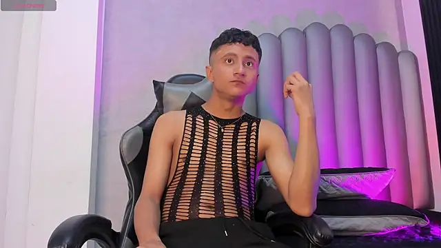 Snapshot of _Leohot_ chatting on October 2025 03:47:02 AM Leohot online show from October 2025 03:47:02 AM