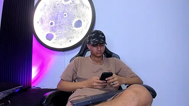  Leohot  online show from November 2025 03:28:01 AM