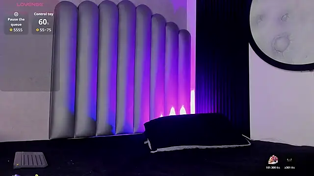 Snapshot of _Leohot_ chatting on November 2025 03:54:01 AM Leohot online show from November 2025 03:54:01 AM