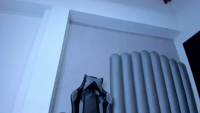  Leohot  online show from February 2026 04:20:01 AM