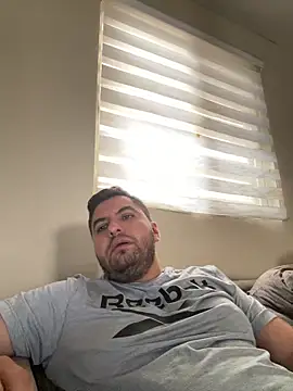 raulgzz4 online show from April 2026 04:02:02 PM