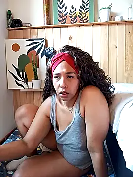 Snapshot of IVONNE_COLLINS33 chatting on October 2025 03:04:01 PM IVONNE COLLINS33 online show from October 2025 03:04:01 PM