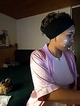 Snapshot of IVONNE_COLLINS33 chatting on December 2025 10:24:02 AM IVONNE COLLINS33 online show from December 2025 10:24:02 AM