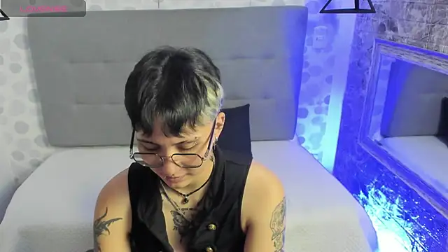 Snapshot of emahills__axelrose chatting on September 2025 02:23:01 AM emahills  axelrose online show from September 2025 02:23:01 AM