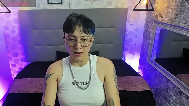 Snapshot of emahills__axelrose chatting on September 2025 11:08:01 PM emahills  axelrose online show from September 2025 11:08:01 PM