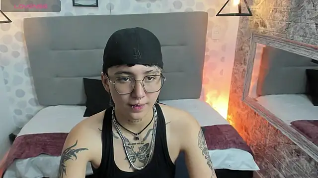Snapshot of emahills__axelrose chatting on October 2025 01:58:02 AM emahills  axelrose online show from October 2025 01:58:02 AM