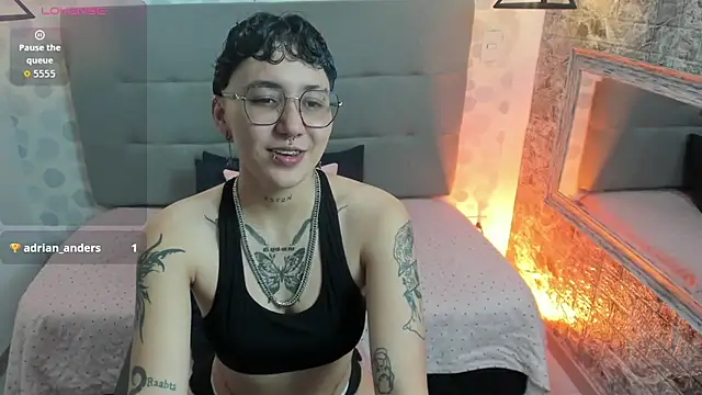Snapshot of emahills__axelrose chatting on October 2025 03:40:02 AM emahills  axelrose online show from October 2025 03:40:02 AM