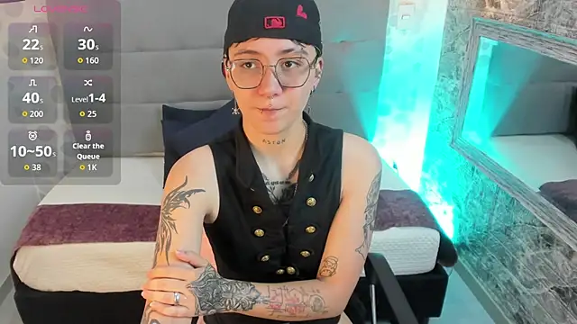 Snapshot of emahills__axelrose chatting on October 2025 02:28:02 PM emahills  axelrose online show from October 2025 02:28:02 PM