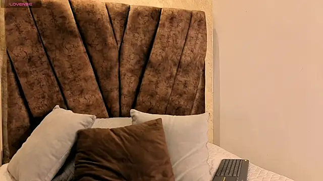 Miagomezx online show from February 2026 06:58:01 PM