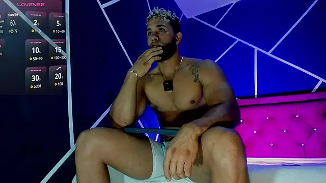 Massimo Cruz online show from November 2025 12:05:02 PM