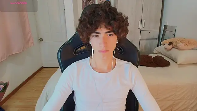 Nude Boy18 online show from February 2026 03:15:01 AM