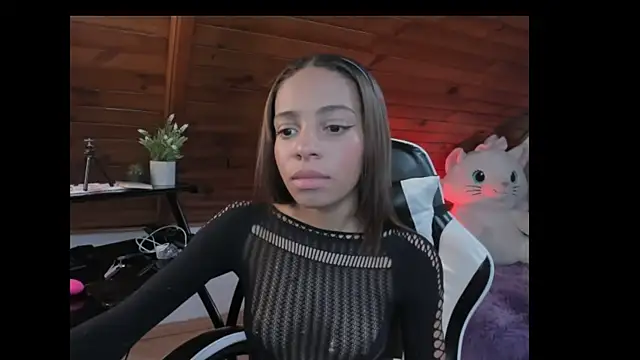 yumi hanna online show from December 2025 09:20:02 PM