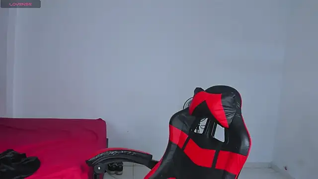 yumi hanna online show from April 2026 04:32:01 AM