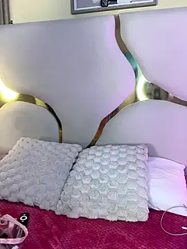 SofiJones  online show from November 2025 08:30:01 PM