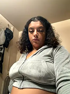 Snapshot of allybluee777 chatting on December 2025 04:32:01 AM allybluee777 online show from December 2025 04:32:01 AM