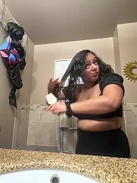 Snapshot of allybluee777 chatting on December 2025 02:21:01 PM allybluee777 online show from December 2025 02:21:01 PM