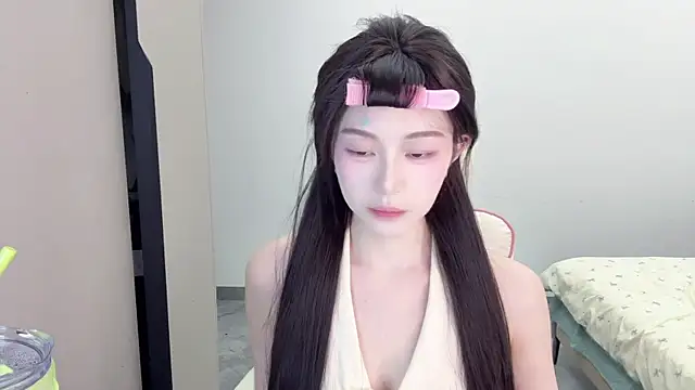 Snapshot of Cookie-oo chatting on September 2025 12:10:02 PM Cookie-oo online show from September 2025 12:10:02 PM