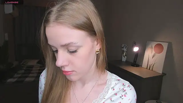 OdellaFrake online show from November 2025 07:14:01 PM