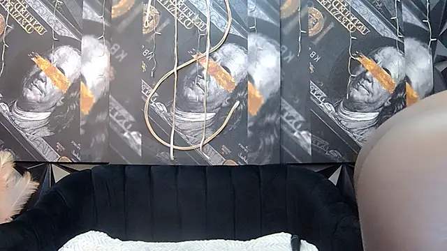 Snapshot of Lilmisbaddyxxx chatting on December 2025 05:09:01 PM Lilmisbaddyxxx online show from December 2025 05:09:01 PM