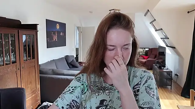 Snapshot of Tanywish chatting on November 2025 11:33:01 AM Tanywish online show from November 2025 11:33:01 AM