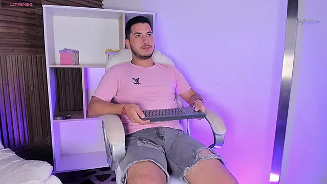 Snapshot of Axel_grey_ chatting on November 2025 12:49:01 PM Axel grey online show from November 2025 12:49:01 PM