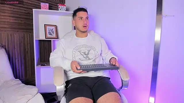 Snapshot of Axel_grey_ chatting on November 2025 12:23:02 PM Axel grey online show from November 2025 12:23:02 PM