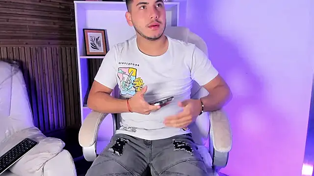 Snapshot of Axel_grey_ chatting on December 2025 12:14:02 PM Axel grey online show from December 2025 12:14:02 PM