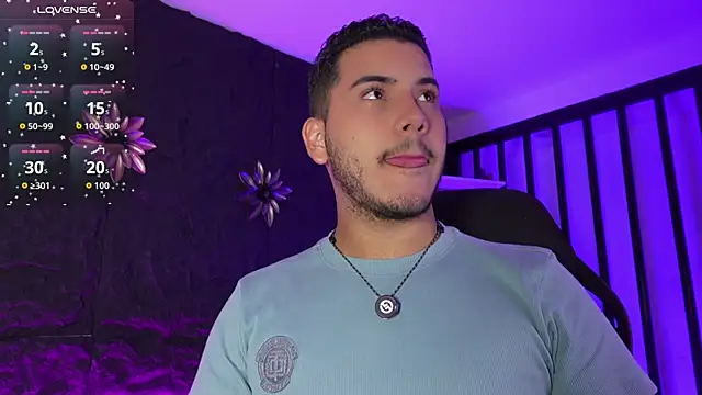 Snapshot of Axel_grey_ chatting on December 2025 12:09:01 PM Axel grey online show from December 2025 12:09:01 PM