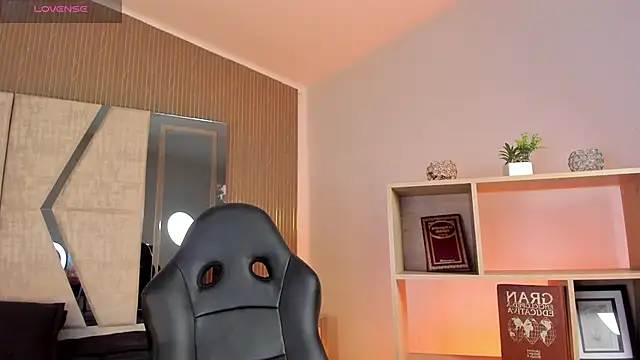 Axel grey  online show from April 2026 12:43:01 PM