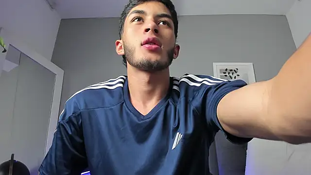 Tylerffoxx online show from March 2026 09:32:02 PM