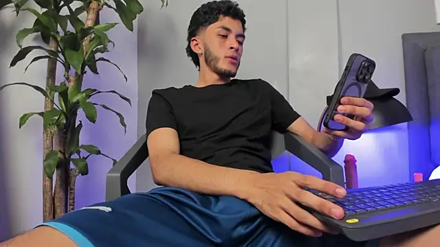 Tylerffoxx online show from July 2026 01:55:02 AM