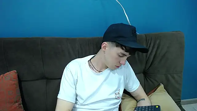 Jheampiiero online show from November 2025 03:33:02 PM