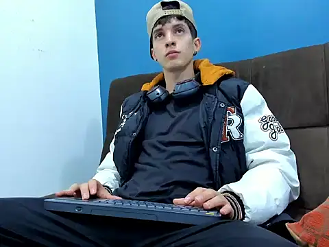 Jheampiiero online show from February 2026 08:51:02 PM