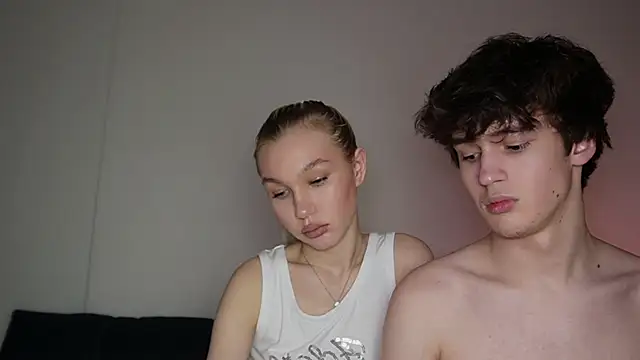 cuteleraay online show from December 2025 06:03:02 PM