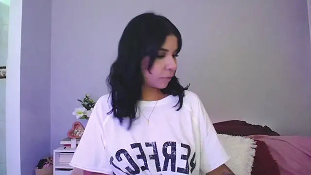 Laura-angeel online show from November 2025 10:36:02 PM