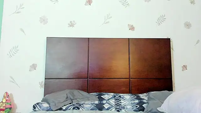 Snapshot of marie_pourtoii chatting on September 2025 12:25:01 AM marie pourtoii online show from September 2025 12:25:01 AM