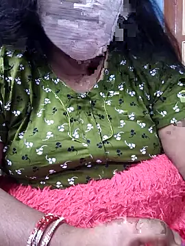 Snapshot of TAMIL_ELAKKIYA chatting on November 2025 05:45:01 PM TAMIL ELAKKIYA online show from November 2025 05:45:01 PM