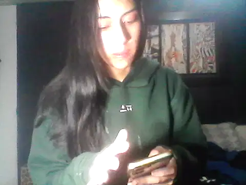 Snapshot of Dara-montenegro chatting on October 2025 08:11:02 AM Dara-montenegro online show from October 2025 08:11:02 AM