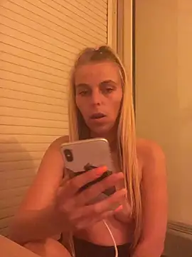 Snapshot of BrumeLove chatting on June 2026 08:55:02 PM BrumeLove online show from June 2026 08:55:02 PM