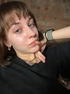 Snapshot of Only_April chatting on December 2025 08:51:01 PM Only April online show from December 2025 08:51:01 PM